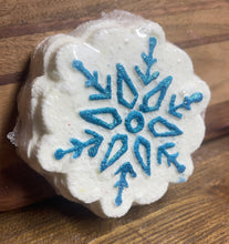 Load image into Gallery viewer, Snowflake Bath Bomb