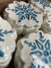 Load image into Gallery viewer, Snowflake Bath Bomb